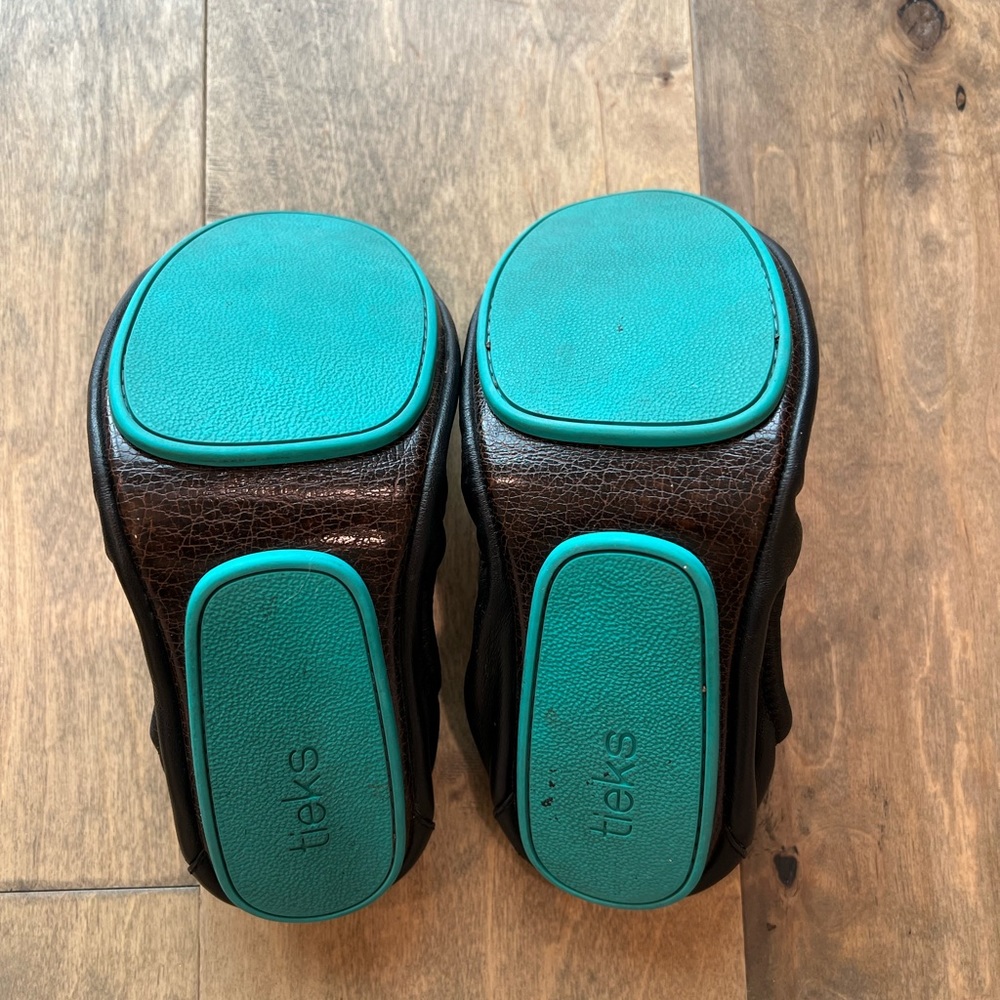 Tieks Black Leather Ballet Flats with Teal Heel Tabs - Picture 2 of 7